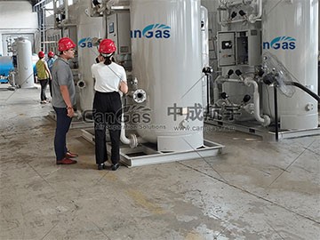 阿爾及利亞國立醫(yī)院客戶代表到我司工廠驗貨醫(yī)用制氧機(jī)系統(tǒng)
